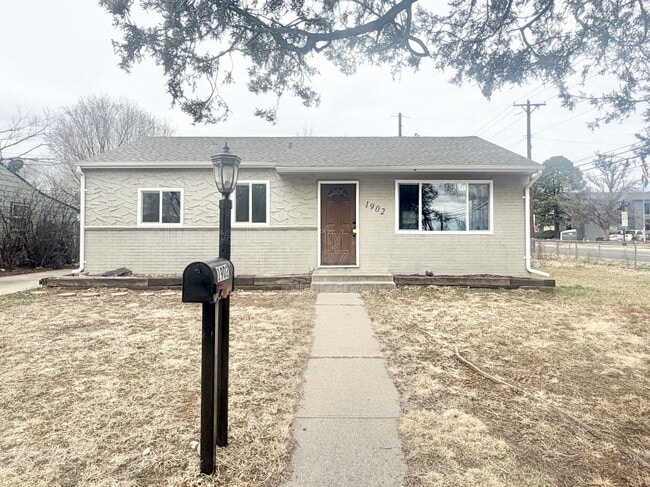 Building Photo - 1902 S Franklin Ave