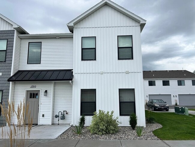 Building Photo - 2913 Sunburst Dr Rental