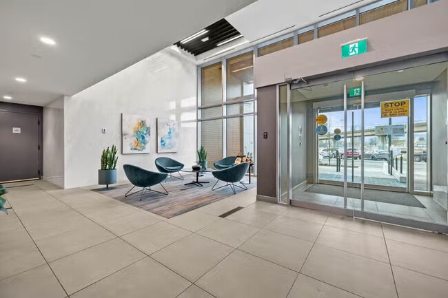 Photo - 13428-13105 105 Ave