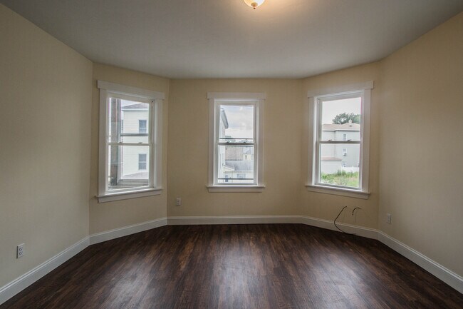Photo - 8 Seward Street Unit 3rd Floor