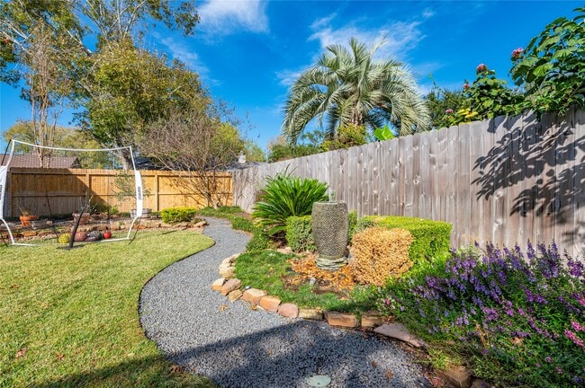 Photo - 603 Chedworth Dr