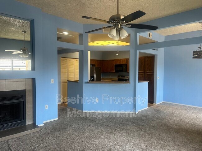 Photo - 1331 W Baseline Rd