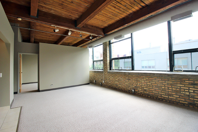 Photo - 926 W Huron St Condominio