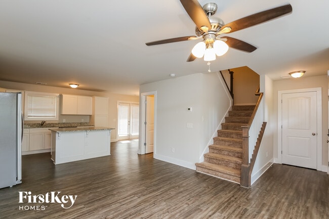 Photo - 2375 Belaire Dr