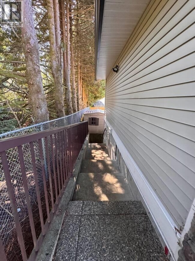 Photo - 23836-2132A 132a Ave