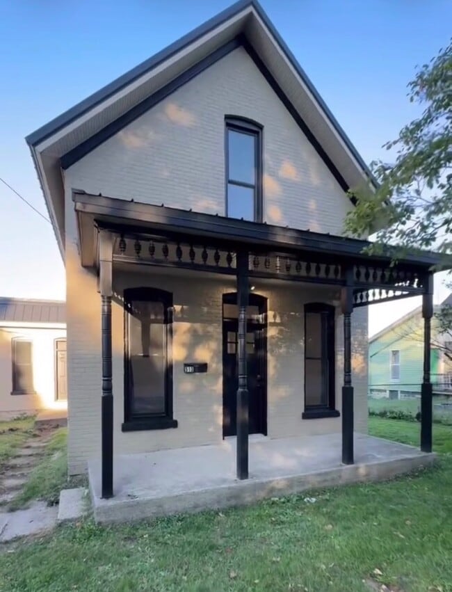 Building Photo - 420 N Main St