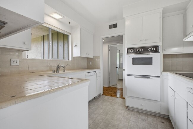 Photo - Bright & Spacious 2 Bed / 2 Bath Across from Caltech