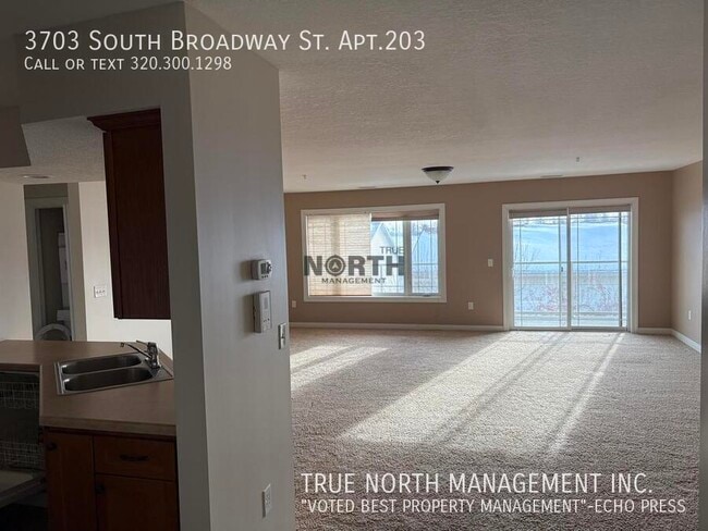 Photo - 3703 S Broadway St