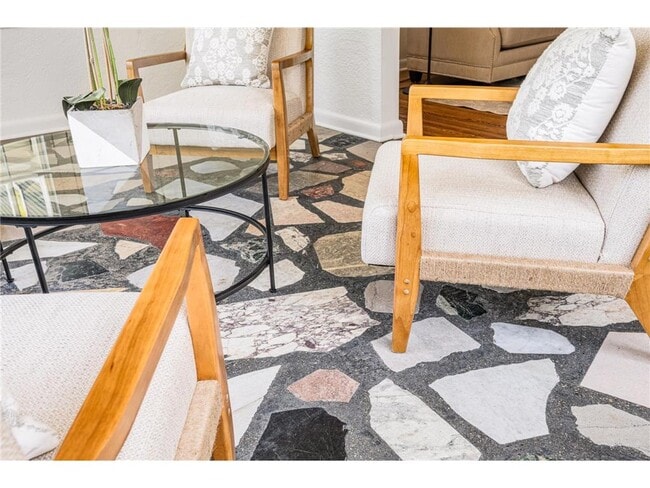 Photo - 1621 W 25th St