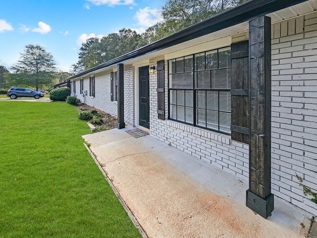 Photo - Charming 3-Bedroom, 1.5-Bath Duplex in Riverdale - Housing Vouchers Accepted