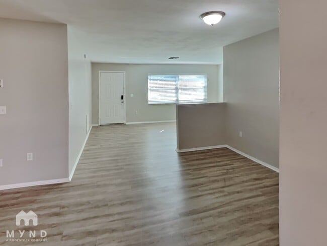 Photo - 7511 Hawthorn Dr