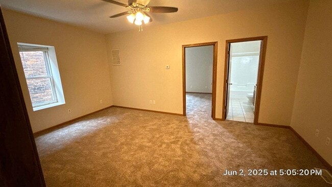 Building Photo - 512 Moen Ave