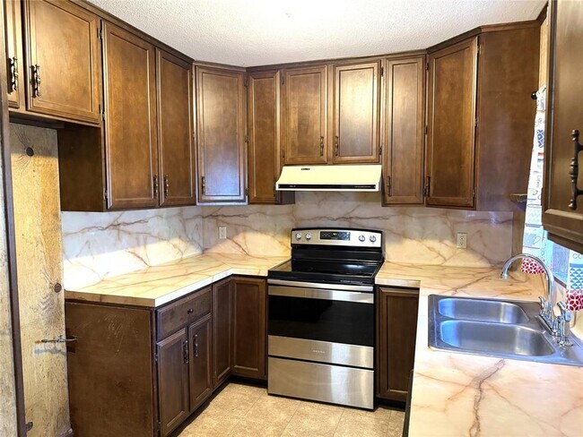 Photo - 530 Guadalupe St