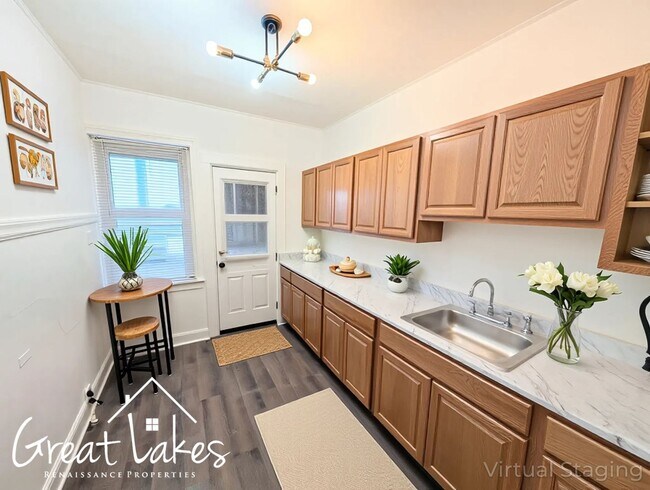 Photo - Beautiful 2 Bedroom 1 Bathroom now availab... Unit 2