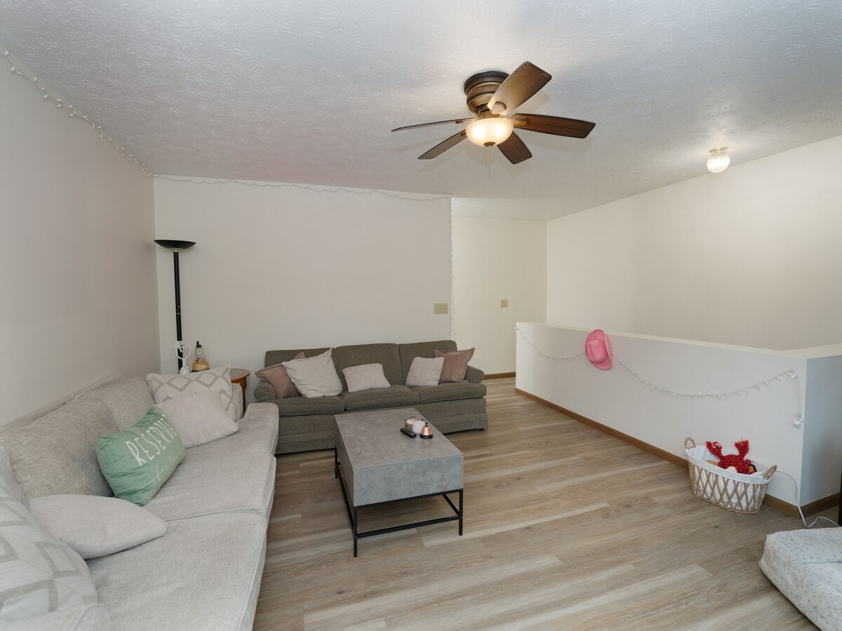 Photo - 6300 Ohio St