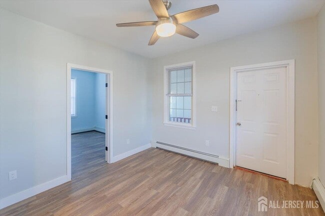 Building Photo - 382 Summit Ave Unit 2B