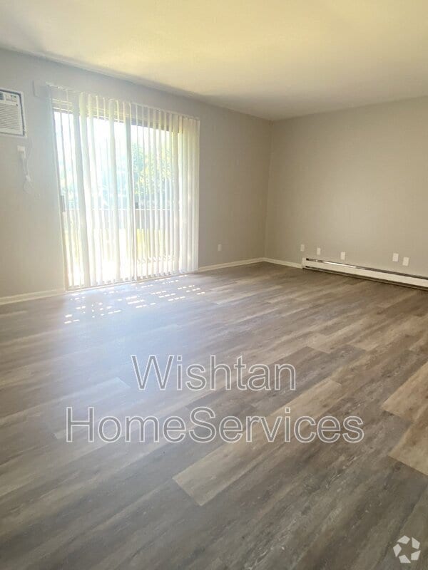 Building Photo - 218 Charleston Blvd Unit Apt 4