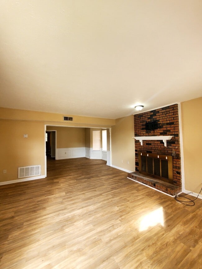 Photo - 1702 Jamestown Way Unit 1702