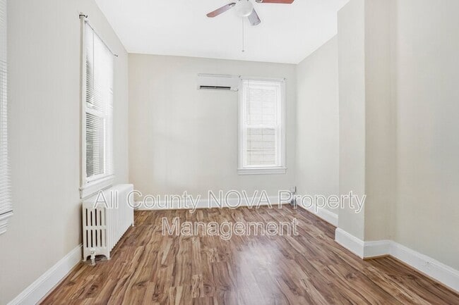 Photo - 305 9th St Unit 2