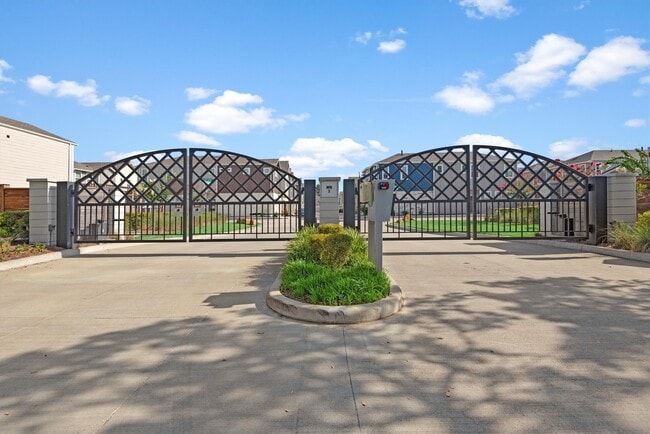 Building Photo - 1520 Parkland Oak Dr