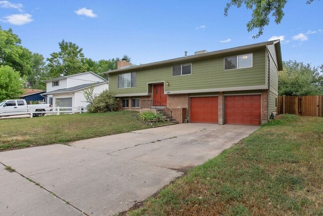 Photo - 5 Bedroom home with finished basement