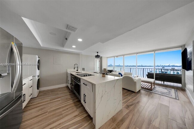Photo - 7601 E Treasure Dr Unidad 1722