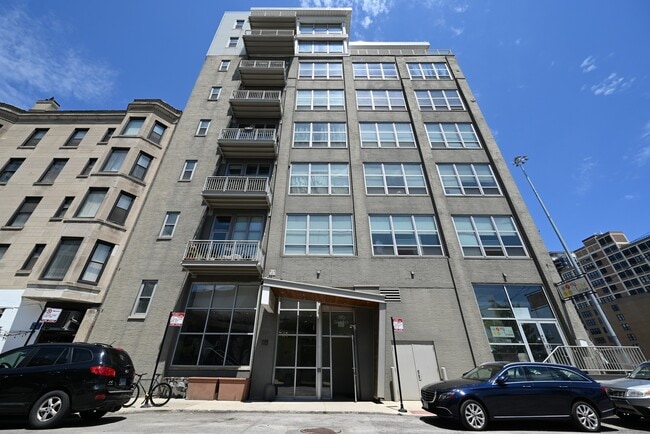 Building Photo - 770 W Gladys Ave Unit 606 Rental