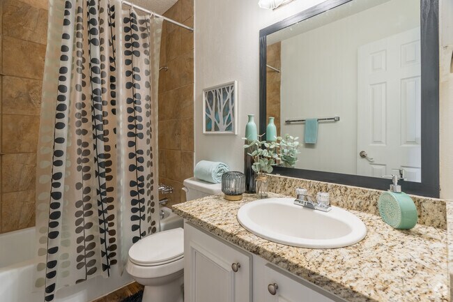 2BR, 2BA - 1,040SF - Bathroom