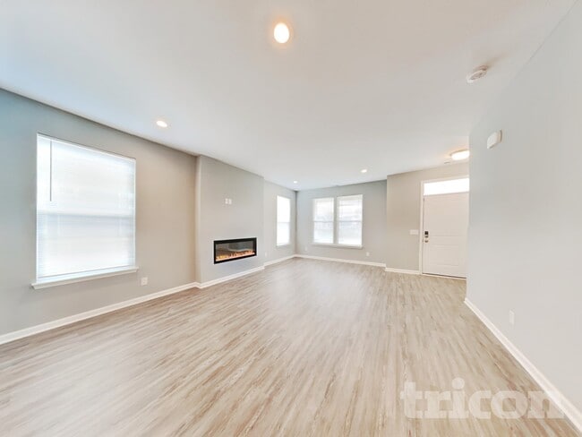 Photo - 303 Thomas Point Dr