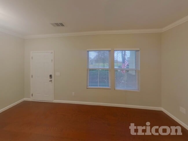 Photo - 2913 Haviland Way