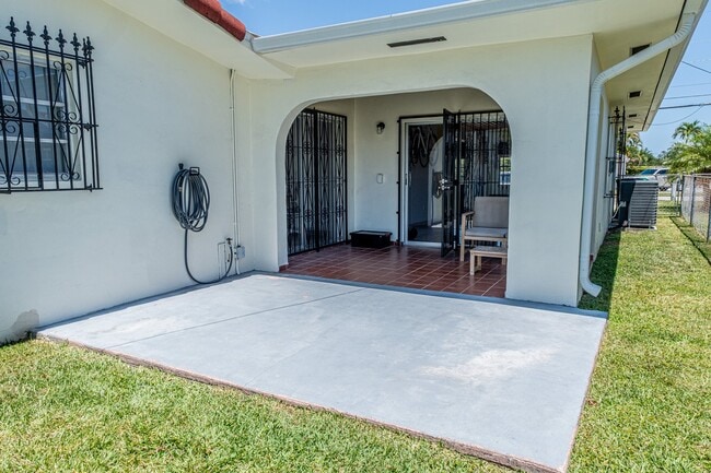 Photo - 1020 SW 84th Ave Unit 2