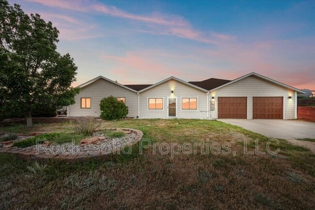 Building Photo - 753 Latigo Loop Rental