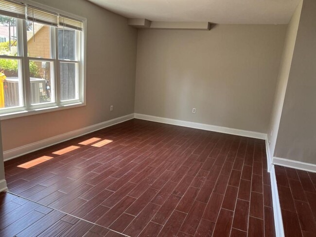 Building Photo - 1445 Chatham Ct Rental