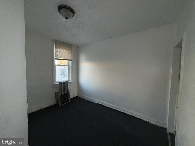 Photo - 3237 Hartville St