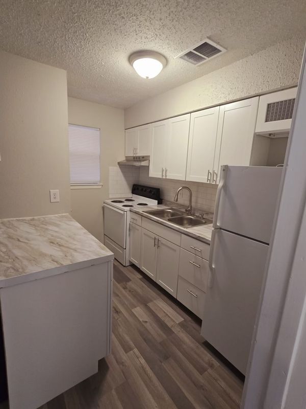 Photo - 2620 Ektom Dr