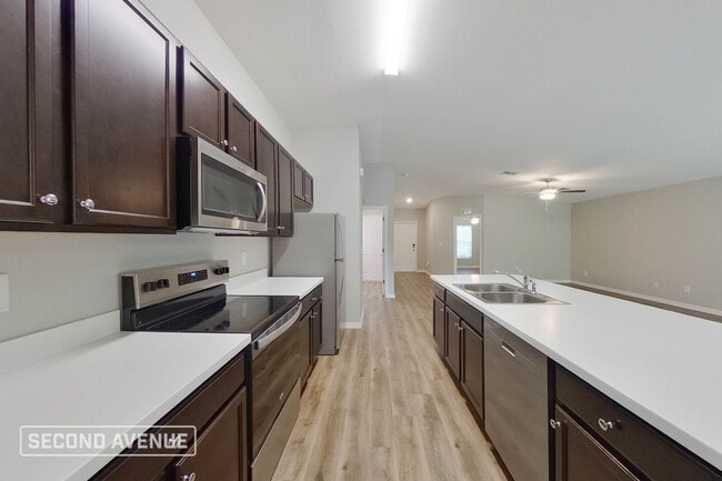 Photo - 14051 Canadian Ave