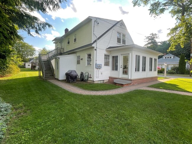 Side Yard - 59 Maybrook Ave Unit 59 Maybrook ave  2