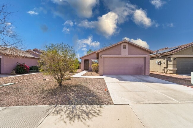 Building Photo - Prime Surprise Location | 3 Bed, Low-Maintenance Yard + Amenities