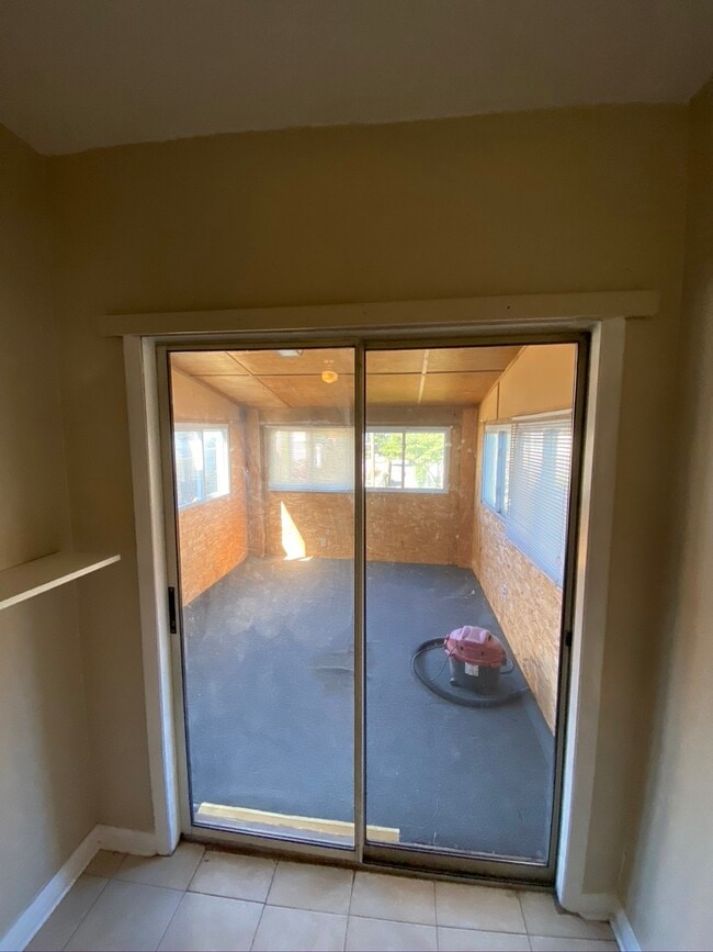 Sunroom - 4146 Falls Rd