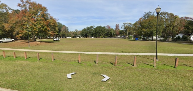 Photo - 2 bedroom house in Midtown accross the street from Denton Park!