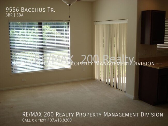 Conveniently Located Townhome / Lee Vista ...