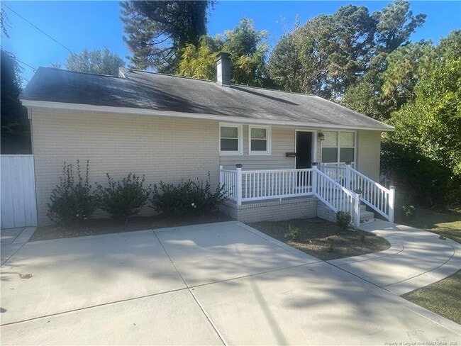 Building Photo - 458 McBain Dr