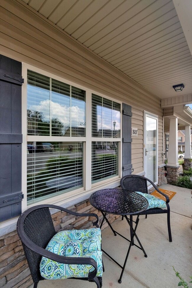 Photo - 807 Lower Park Pl