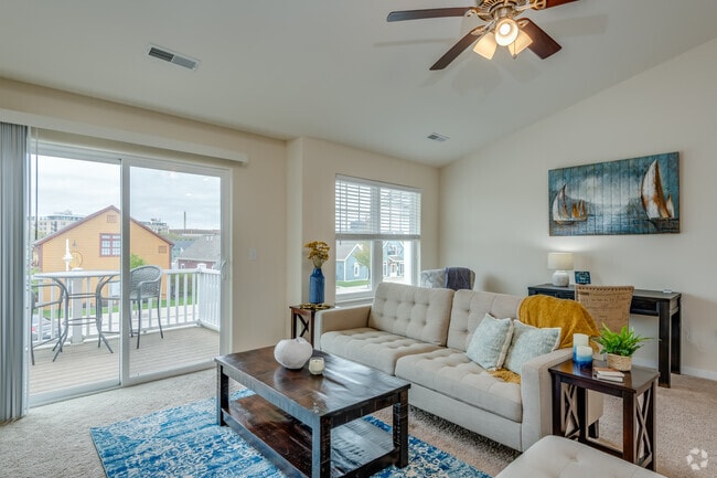 2 BR, 2 BA - 1,144SF - The Portscape Apartments