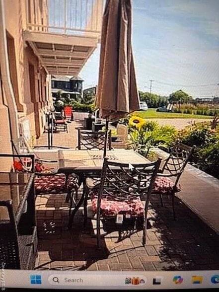 Building Photo - 2 Richmond Rd Unit 1H