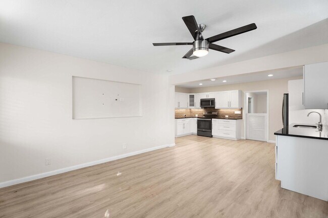 Photo - 607 W Perry St