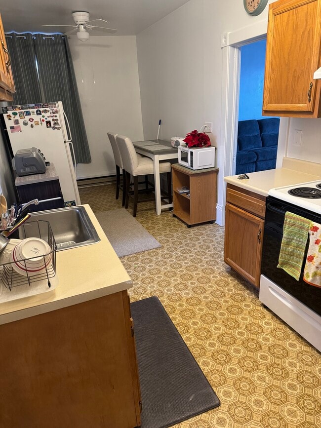 Photo - 119 Bridge Ave E