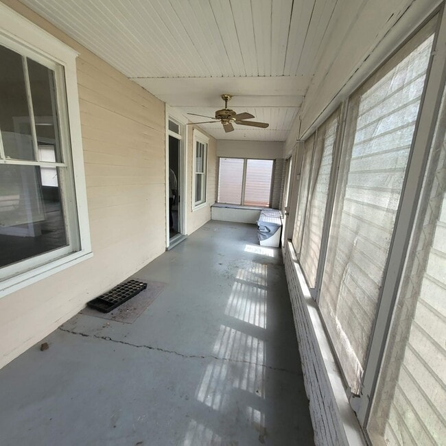 Photo - 400 E Park Pl