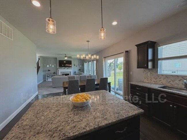 Photo - 1401 Miami Ct