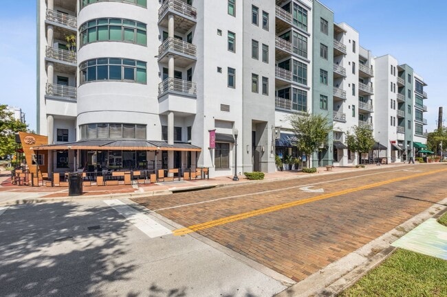 Building Photo - Loft Condo in Downtown Orlando